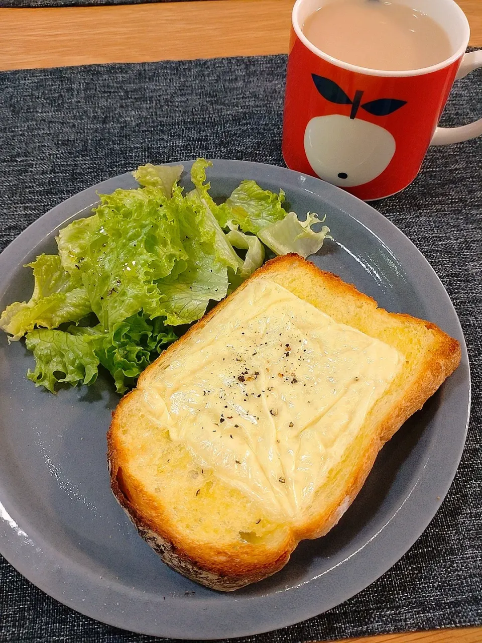 石窯ブレッドでチーズトースト|みりさん