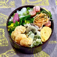 豆ごはん、タラの芽と小エビ、椎茸の天ぷら、|めみさん