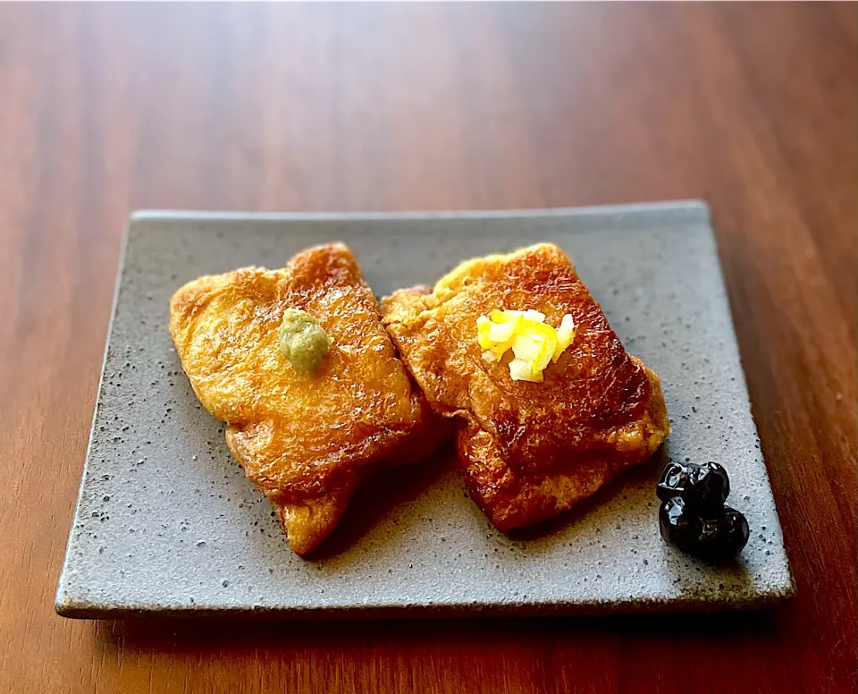 ジュワッと噛み締めたくなる　稲荷餅　[柚子胡椒/柚添え]|にゃふてんさん