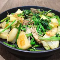 せりとじゃがいものナンプラー炒め|古尾谷りかこさん