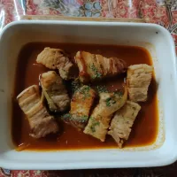 豚バラ肉のパプリカ、サフラン煮込み