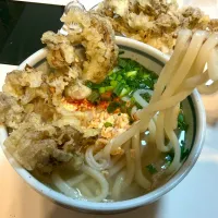 舞茸の天ぷらを作って、小さな干しエビで溶き卵にした香川から取り寄せてるうどんで晩御飯|Takeshi  Nagakiさん