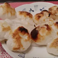 お餅 1つ1つは小さいのですが焼いたら合体してしまいました🤣