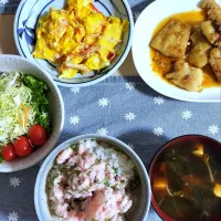 🌛*゜ネギトロ丼 / 白身魚醤油漬け / 卵カニカマ炒め / サラダ / 味噌汁| Ayakaさん