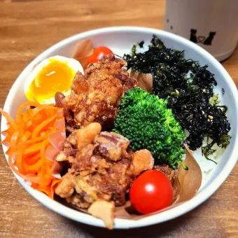 Snapdishの人気料理写真:🐔ザクザク唐揚げ弁当🐔