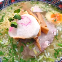 【1/26までの催事出展from函館市】 
【食べログラーメン百名店HOKKAIDO 2024~2025選出店】
函館麺厨房あじさい
味彩塩拉麺
＠東武百貨店池袋店 
ぐるめぐり 冬の大北海道展
26021
〈醤9塩5噌󠄀2タ2出1F0冷0チ1混1つ0〉