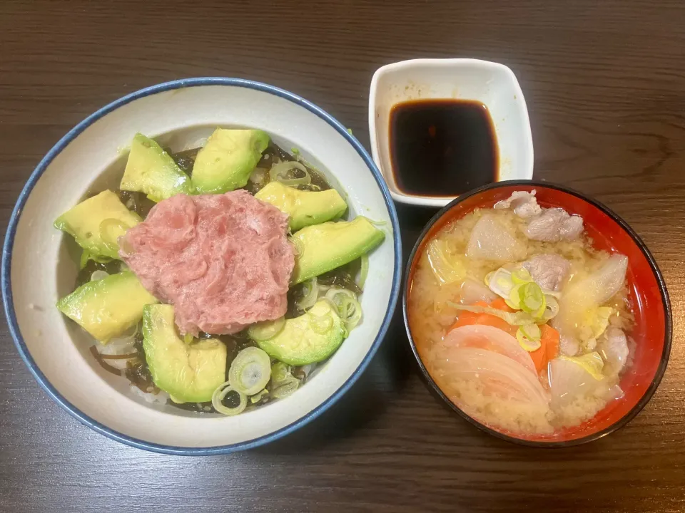 ネギトロ丼と豚汁|tatsuponさん