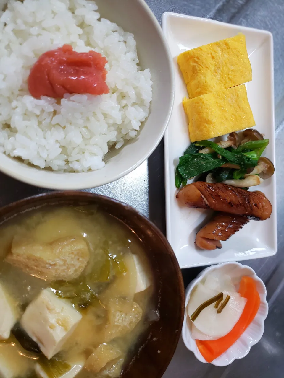 今日の朝ご飯　横向いた😅|hidetoさん