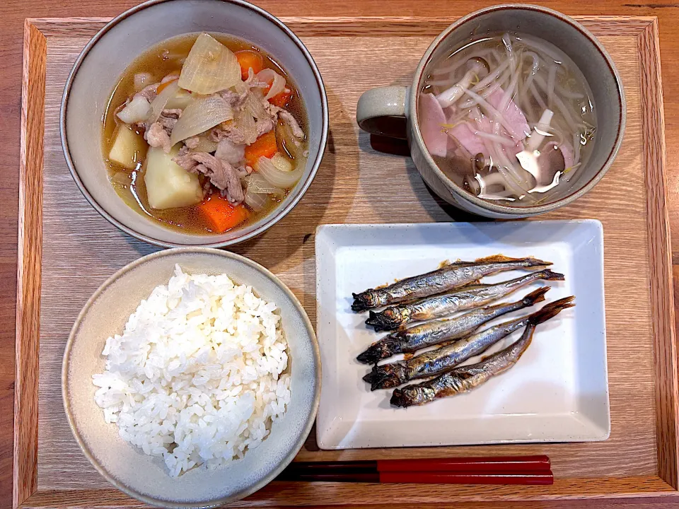 夜ご飯(ししゃも、肉じゃが、もやしベーコンスープ)|cocomikaさん