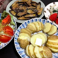 ＊じゃがバター＊茄子南蛮＊カブの葉おにぎり＊ローストビーフ＊パリパリサラダ＊いちご＊|＊抹茶＊さん