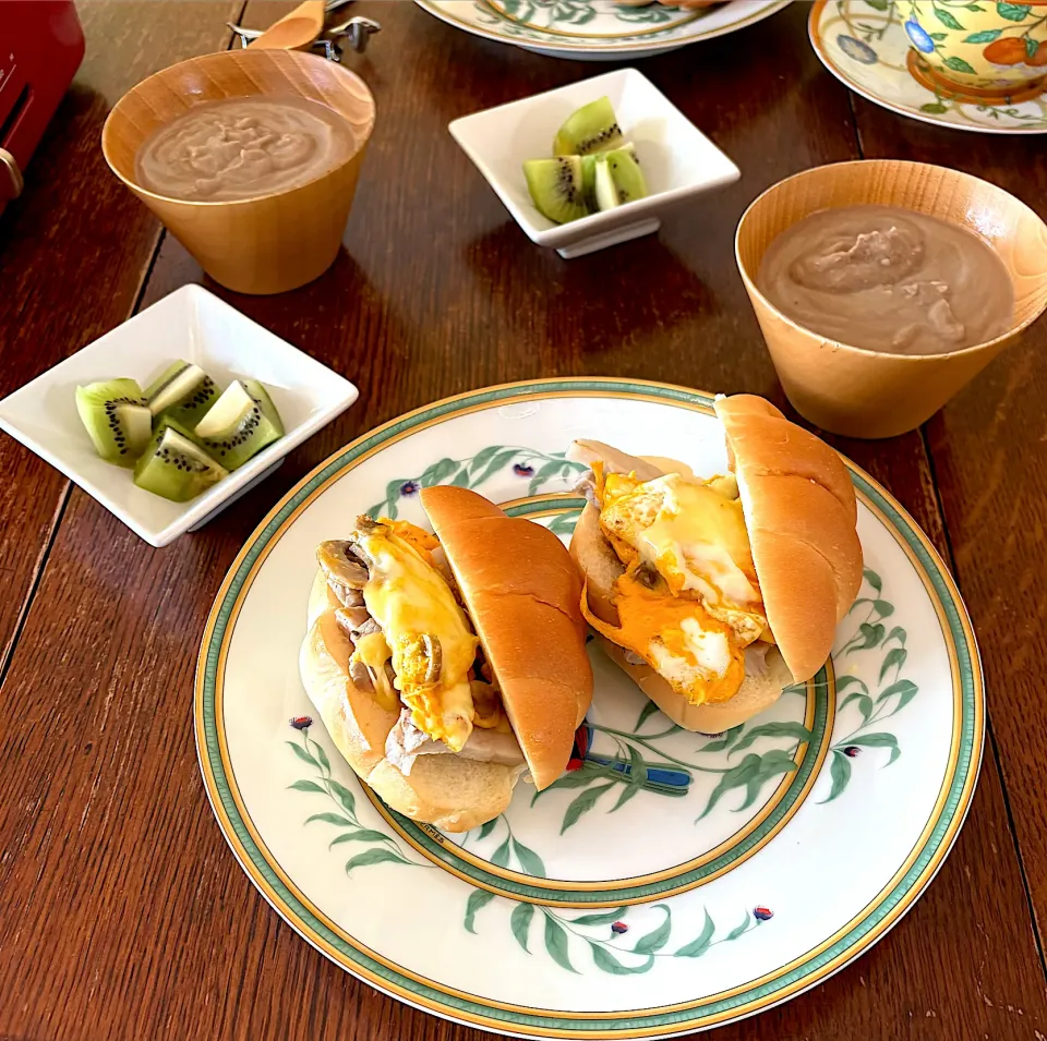 ブランチ♯ロールサンド♯ペリカン♯中ロール|小松菜さん