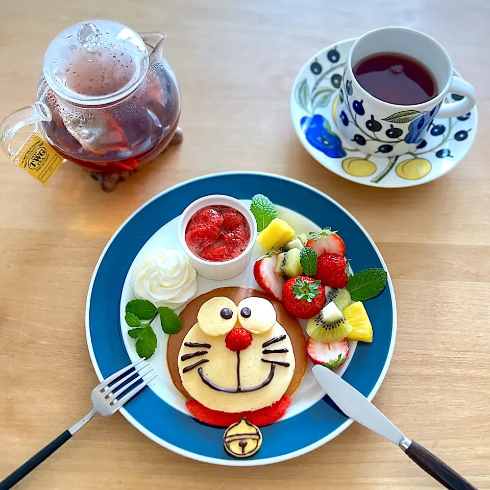ドラえもんのパンケーキ🥞|jarinkoさん