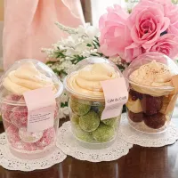 フラッペみたいなクッキー詰め合わせ🧁スノーボールとメレンゲクッキー 💝|あやめもちもちさん