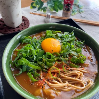 Snapdishの人気料理写真:ネギたっぷりカレー蕎麦