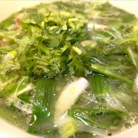 【食べログ アジア・エスニック
TOKYO 百名店 2022~24 選出店】
【価格改訂】
フォー ティン トーキョー 
Pho Thin Tokyo 
牛肉のフォー (1,050円) 
＋ヌクマム (卓上、無料) 
＋ライム (別皿、無料) 
@池袋5分
26023
〈醤9塩6噌󠄀2タ2出1F1冷0チ1混1つ0〉|大脇さん