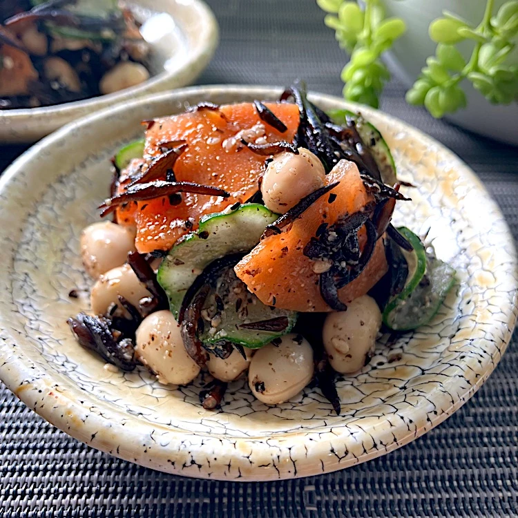 蒸し大豆とひじきの胡麻わさび和え|KAORIさん