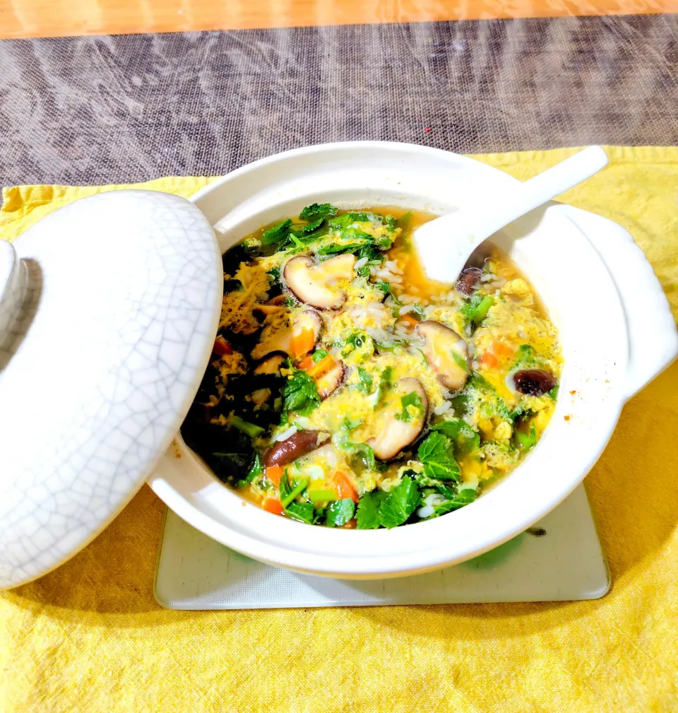 【飯】大根の葉と椎茸の雑炊|シュビラさん