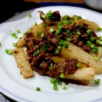 おかちさんの料理 牛肉と長芋の黒酢炒め🍀*゜