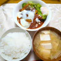 1/25の夕食　煮込みハンバーグ| 卯月さん