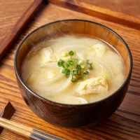 油揚げと玉ねぎのみそ汁|マルコメ キッチンさん