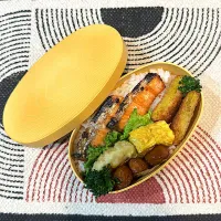 しゃけ弁当♡| fuuum(*☻-☻*)さん