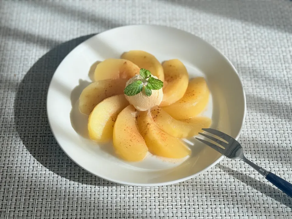 りんごのコンポート|𓂃𓈒𓏸さん