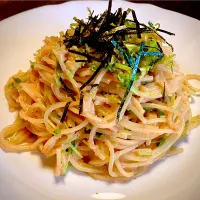 麺好き男の今日のランチは                                         「辛子明太子&豆苗スパゲティ」