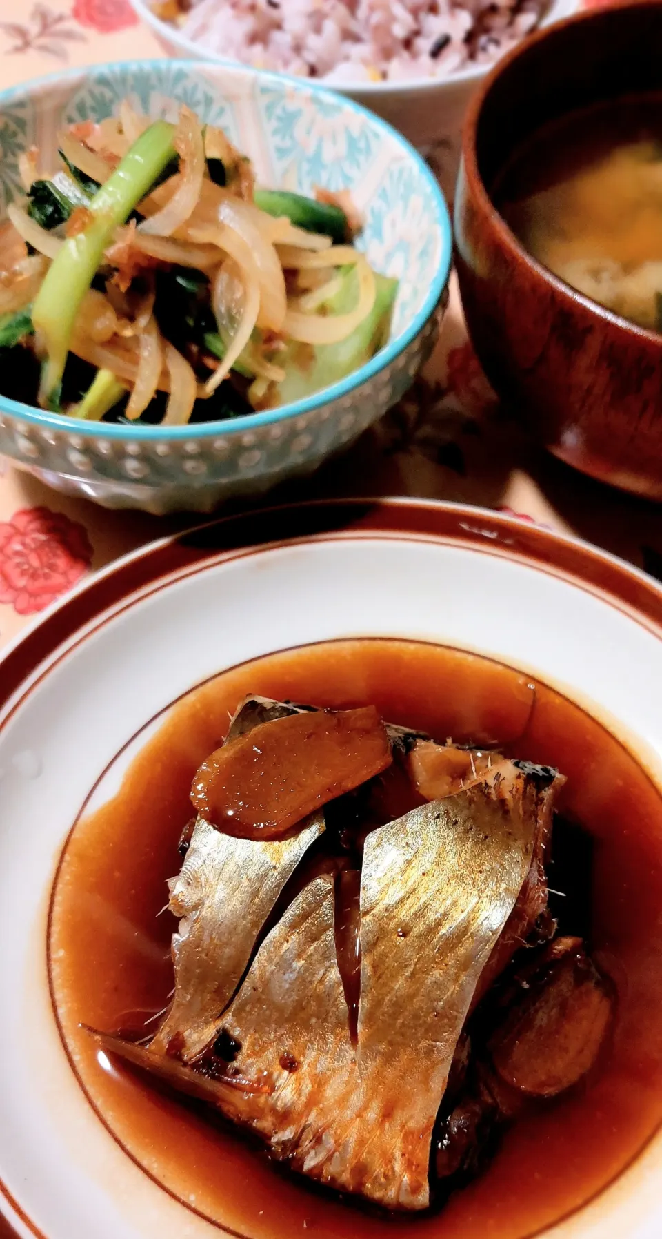 ニシンの煮付けとたまねと小松菜のおひたし|きつねさん