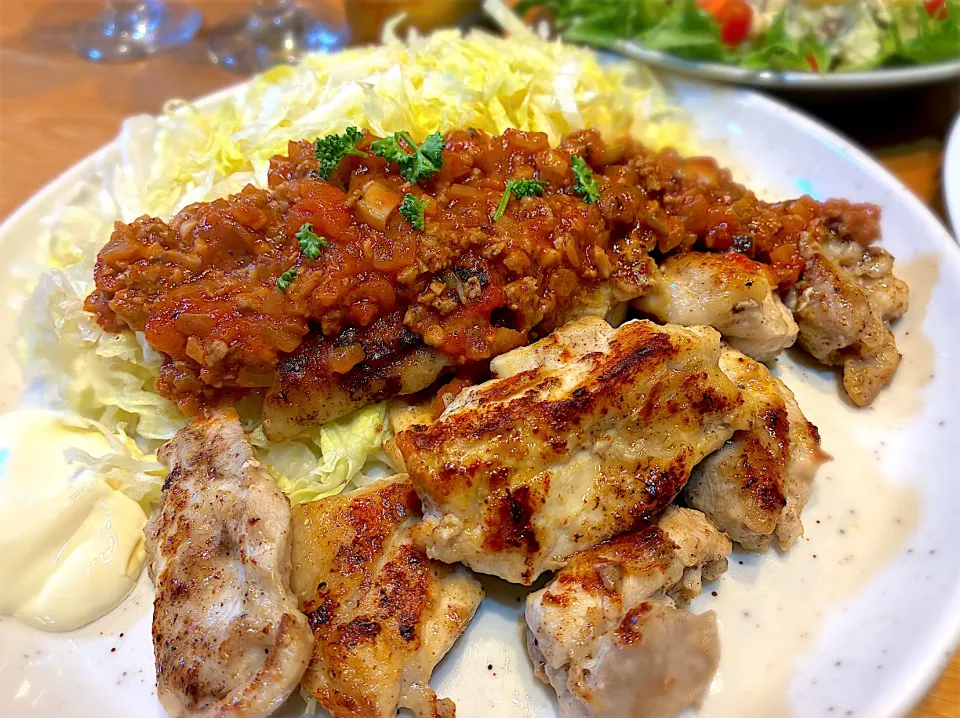 鶏もも肉のスパイスソテー　ラグーソース|じゅんさんさん