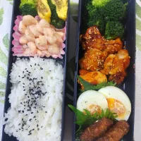 ヤンニョムチキンお弁当です✨|rikako♪。.:＊さん