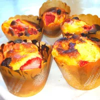 初めて作ったイチゴマフィン|sakuraいくこさん