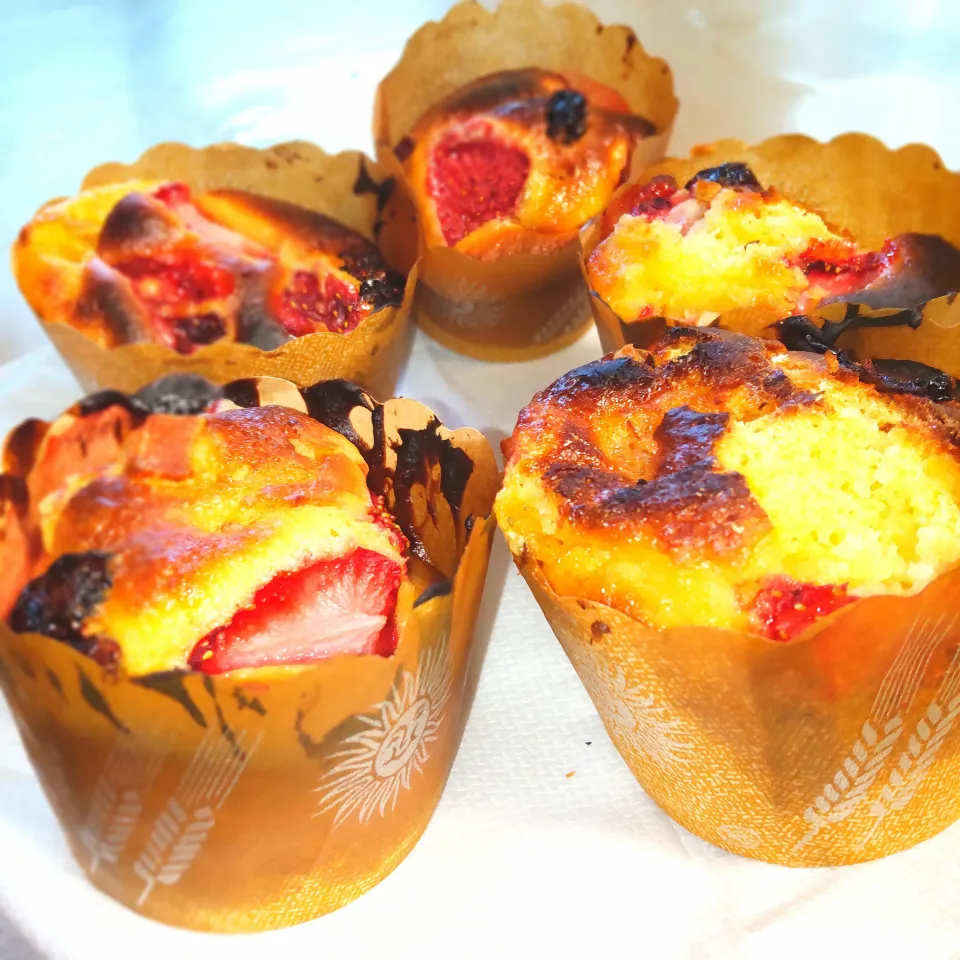 初めて作ったイチゴマフィン|sakuraいくこさん