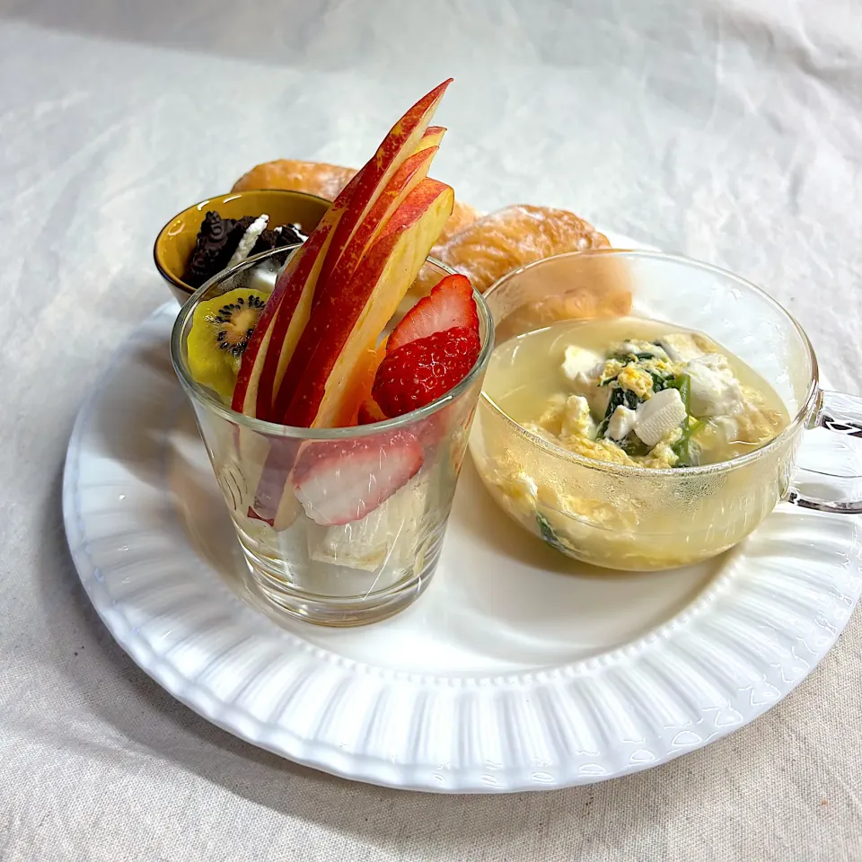 娘の朝ごはんに果物|かっちゃん杉さん