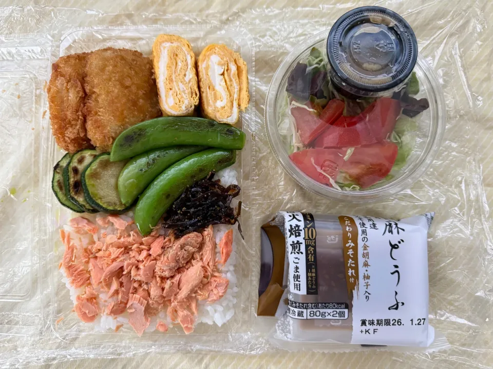 鮭フレーク弁当(弁当箱⇨使い捨てパック)|ひぐっちさん