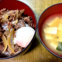 牛丼と味噌汁|ハンバーグうーたんさん
