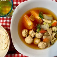 鶏団子と野菜のスープ🍲|リヒトさん