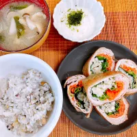 野菜の肉巻き♡とろろ♡お味噌汁♡|まゆかさん