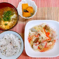 鶏肉と野菜の和風とろとろ煮♡かぼちゃの煮物♡冬瓜汁♡|まゆかさん