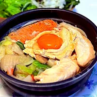 野菜タップリ新巻き鮭とササミのアッサリ旨塩鍋焼きうどん🍲|マニラ男さん