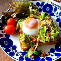 肉みそキャベツ　オンザトースト|とんちんさん