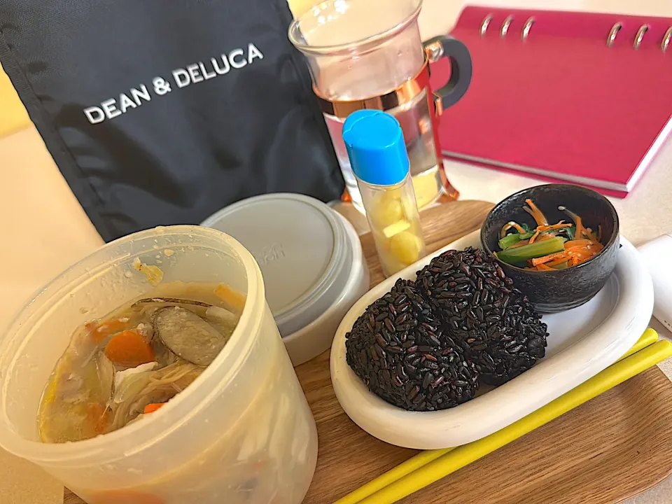 いただきます❤️休憩多めにもらうので、アイデアノート必須😆絵も字も書くの大好き❤|Mayoさん