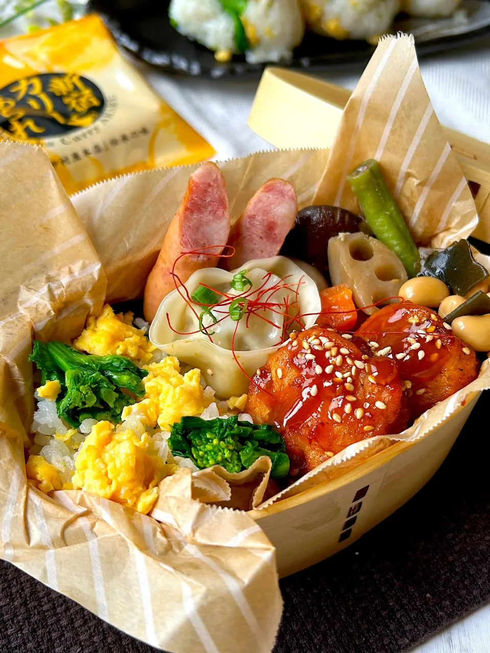 【誤差あり弁当】菜の花ごはんとチンからマーボー😆|まなまな♡さん