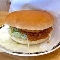 台湾ミンチのコメドムバーガー