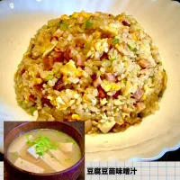 今日のランチは「焼豚たっぷり炒飯」