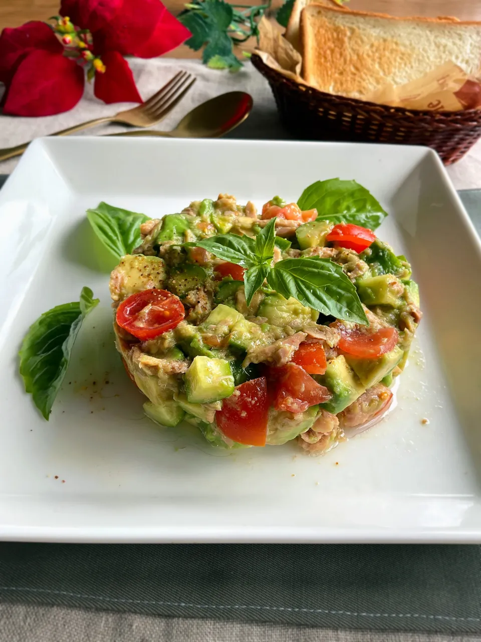 ツナとアボガドのタルタル|スイーツポテトさん