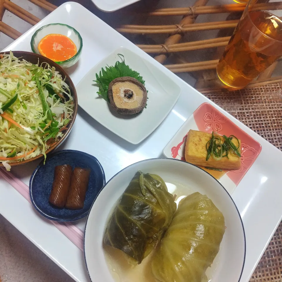 大きなロールキャベツの夜ご飯です✨|rikako♪。.:＊さん