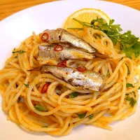 からすみパスタにオイルサーディン乗せ