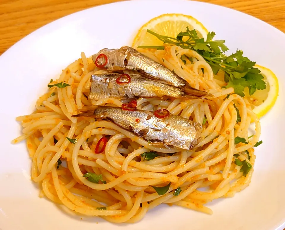 からすみパスタにオイルサーディン乗せ|なつさん