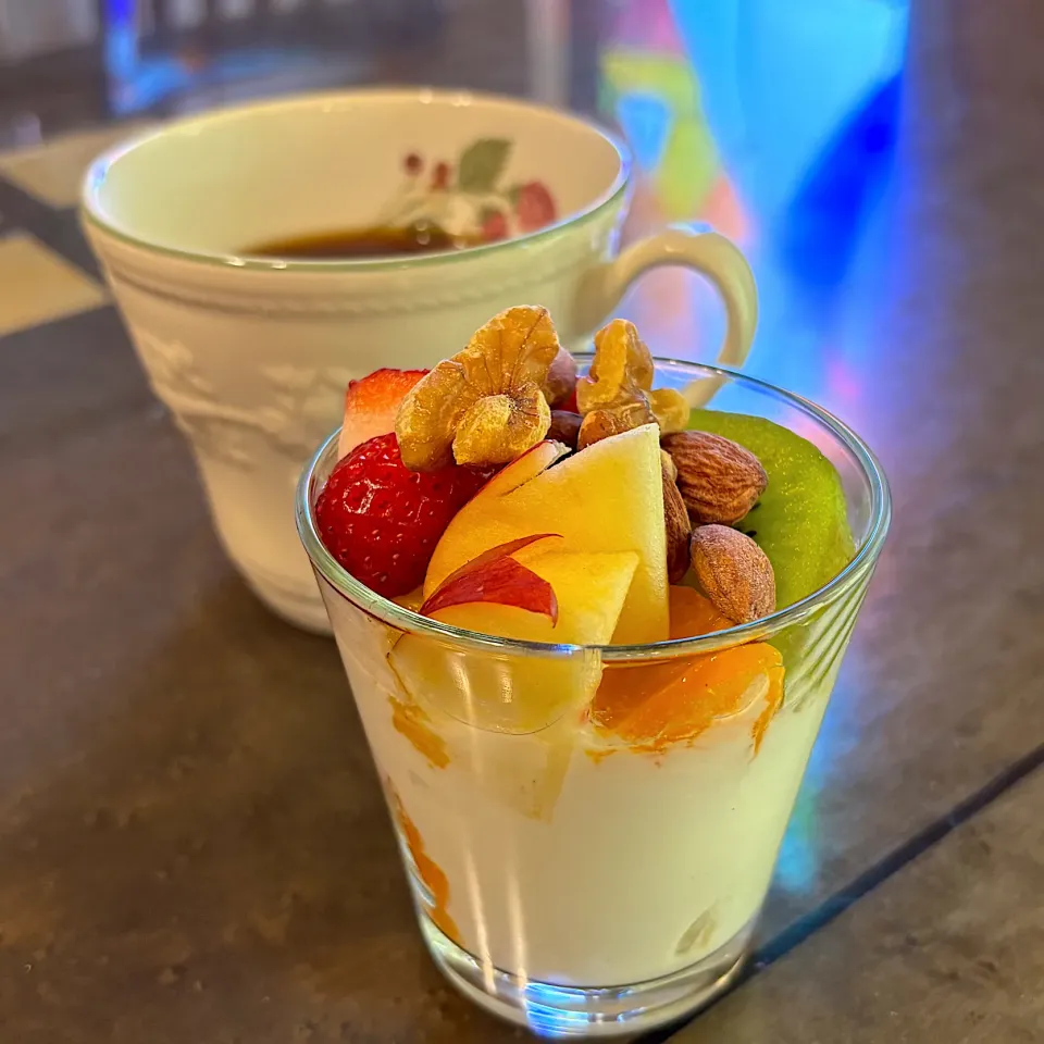 朝ごはんヨーグルト|かっちゃん杉さん