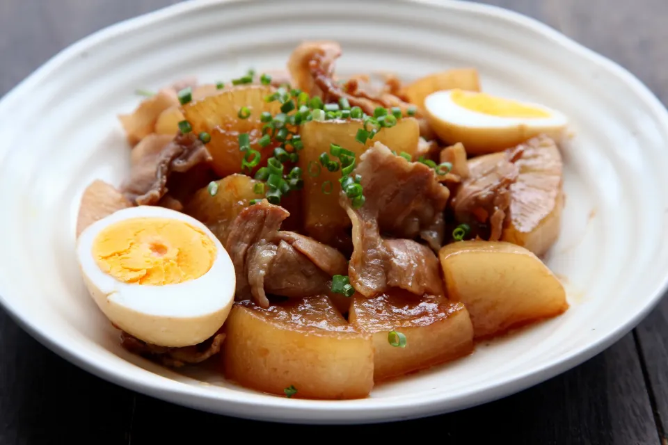 豚バラ大根のにんにくオイスター煮|マユマユさん